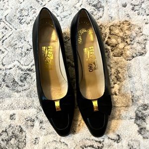Salvatore Ferragamo Saks Fifth Avenue Black Leather Pumps Size 10B